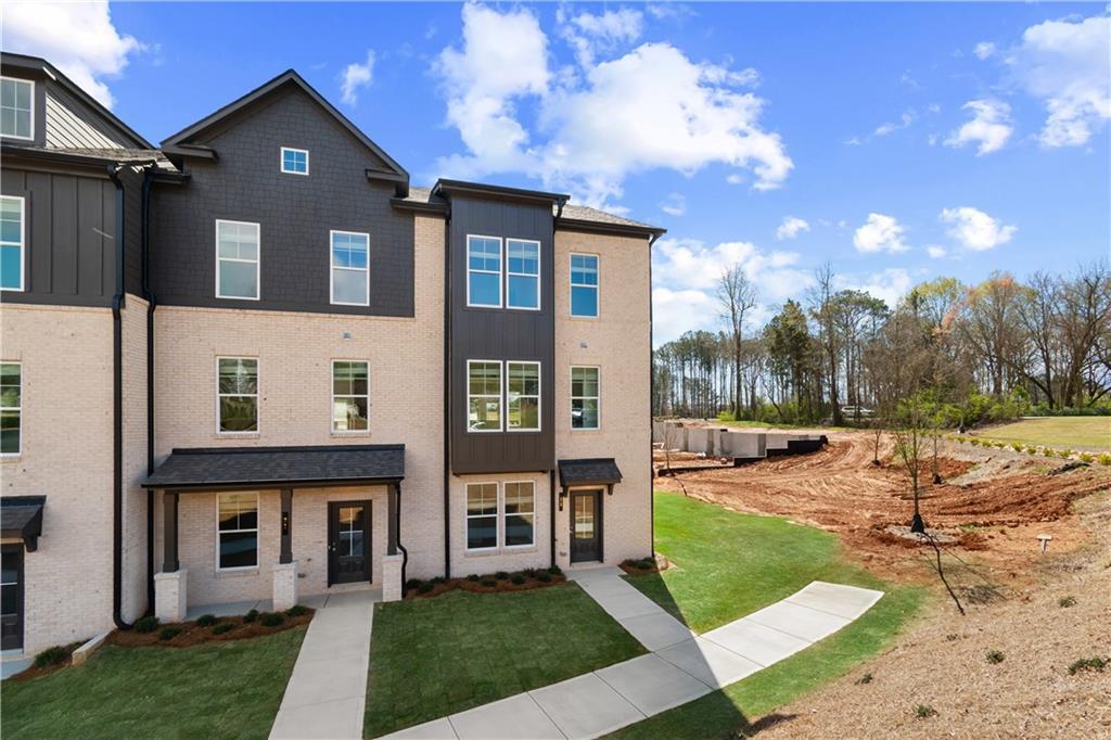 2602 Daybreak Ln., Newnan, GA 30265
