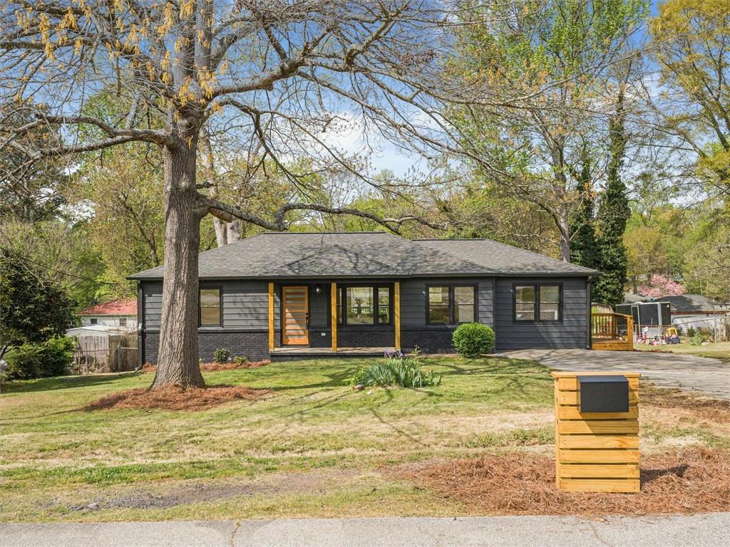 960 Pine Forest Dr., Mableton, GA 30126