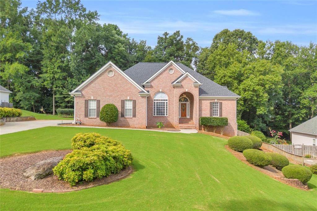 1390 Beringer Dr., Hoschton, GA 30548