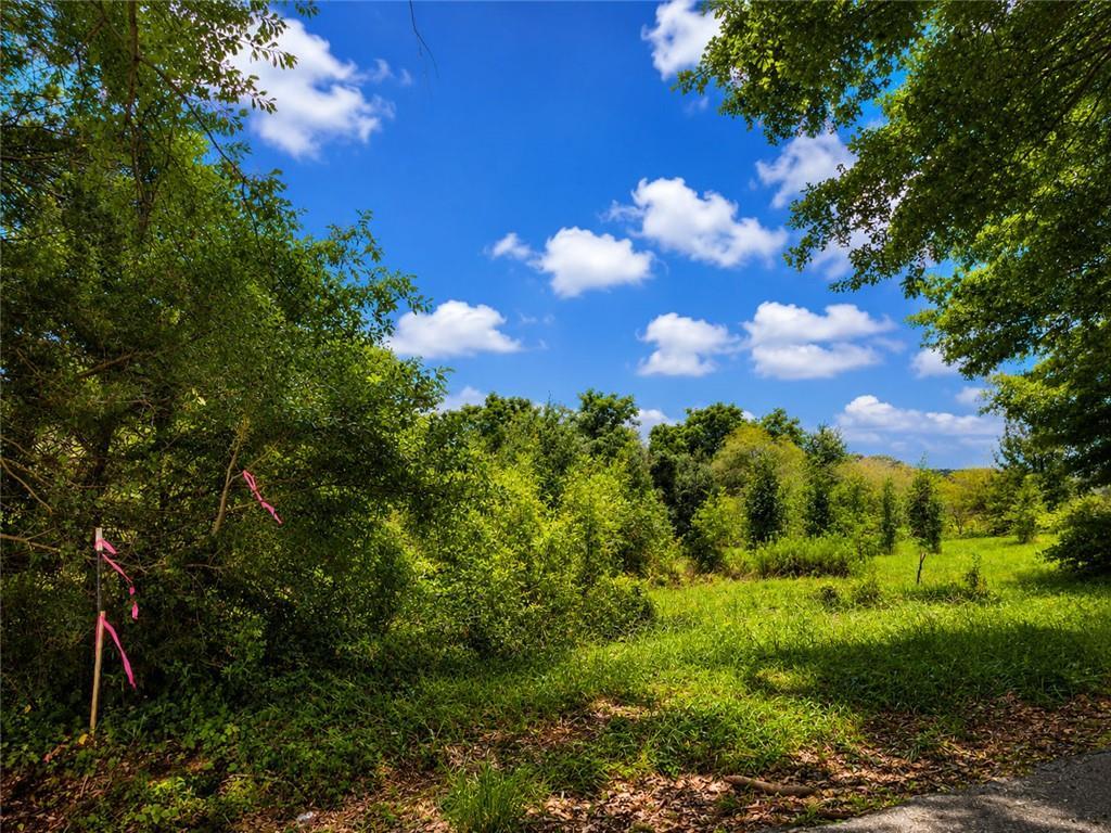 4590 Twin Lakes Dr., Monroe, GA 30656