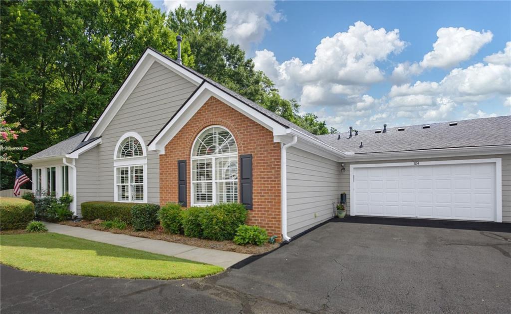 924 Burnt Hickory Cir., Marietta, GA 30064