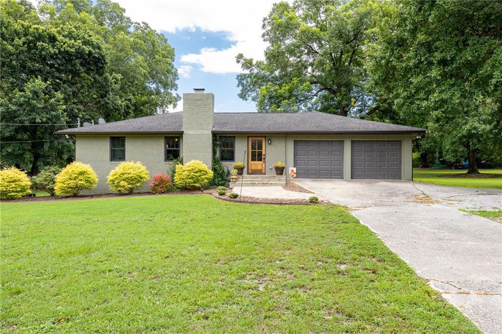 5831 Angham Rd., Powder Springs, GA 30127
