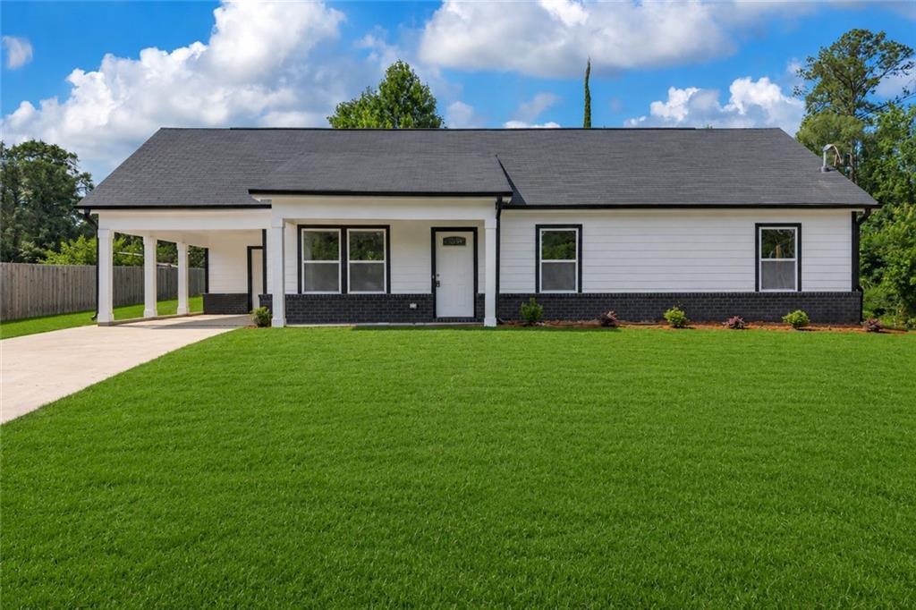 1084 W Adrian Cir., Conyers, GA 30094