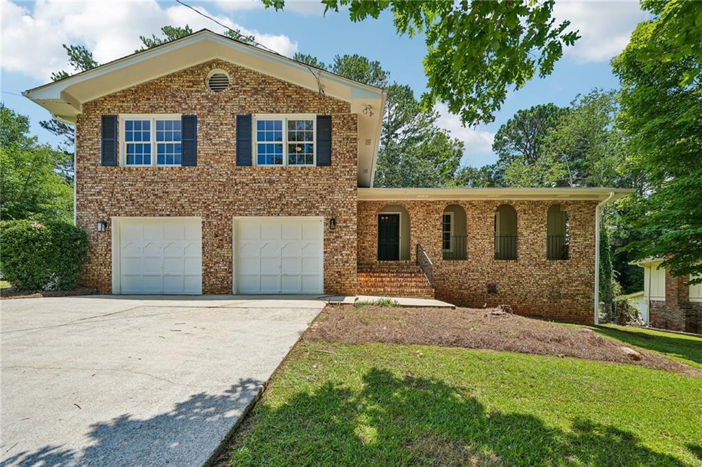965 Dunstan Ln., Stone Mountain, GA 30083