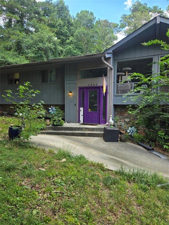 4693 Rivercliff Dr., Lilburn, GA 30047