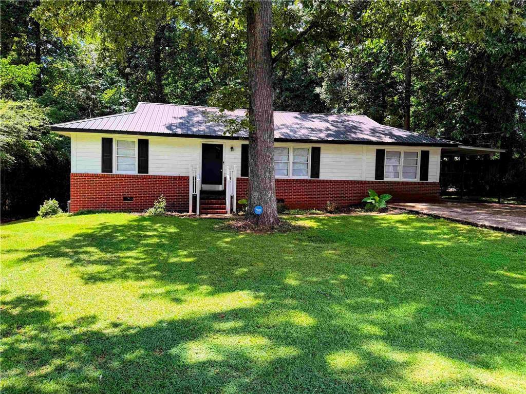 105 Dogwood Dr., Lagrange, GA 30241
