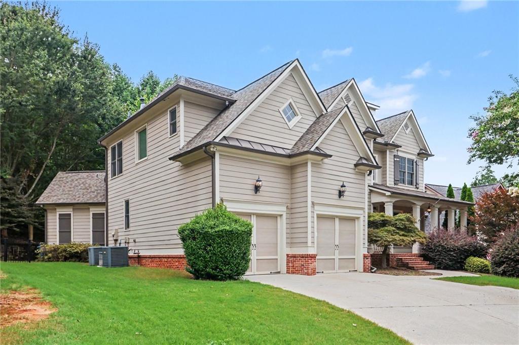 1762 Country Wood Dr., Hoschton, GA 30548