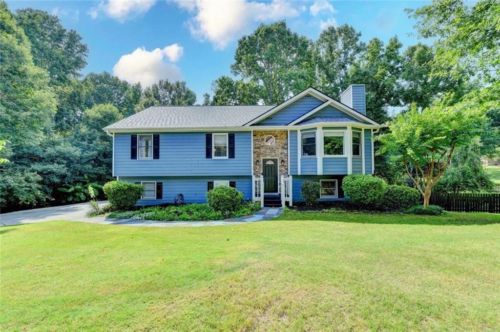6224 Ivy Springs Dr., Flowery Branch, GA 30542