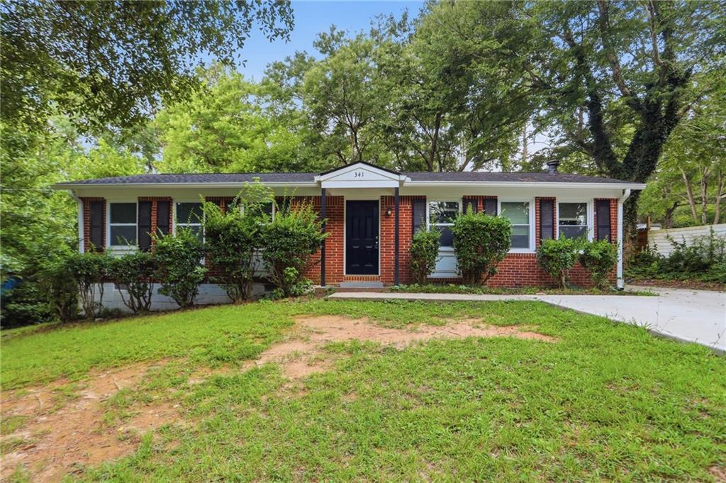 341 Roxbury Dr., Riverdale, GA 30274