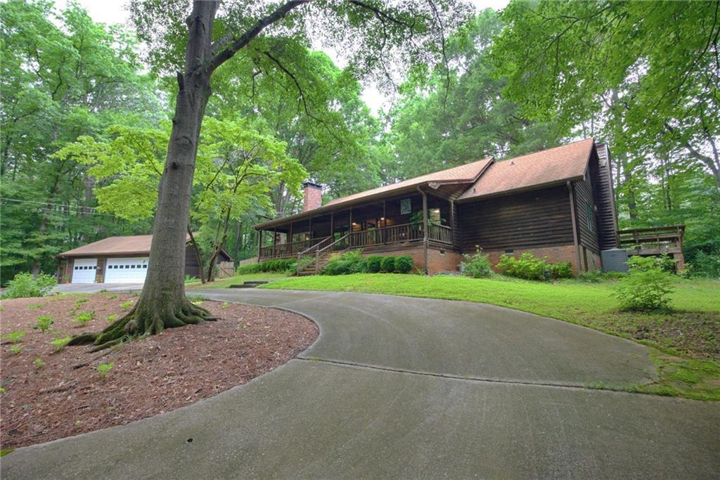 496 Carlouetta Rd., Mableton, GA 30126