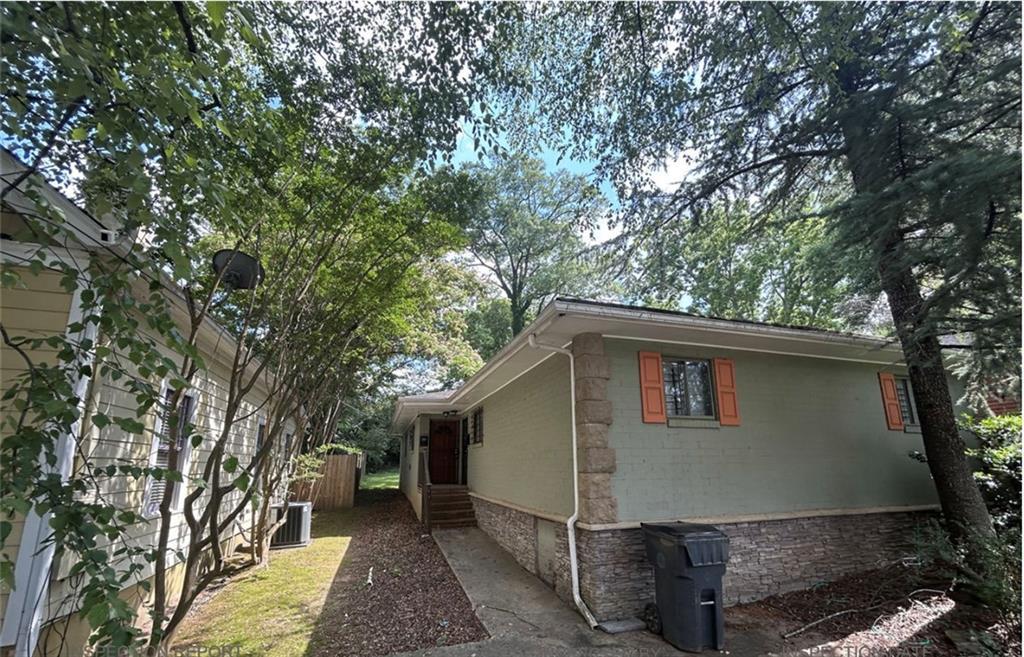 1332 Eubanks Ave., East Point, GA 30344
