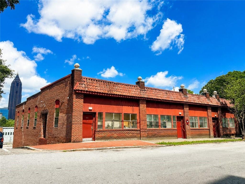 530 Parkway Dr., Atlanta, GA 30308