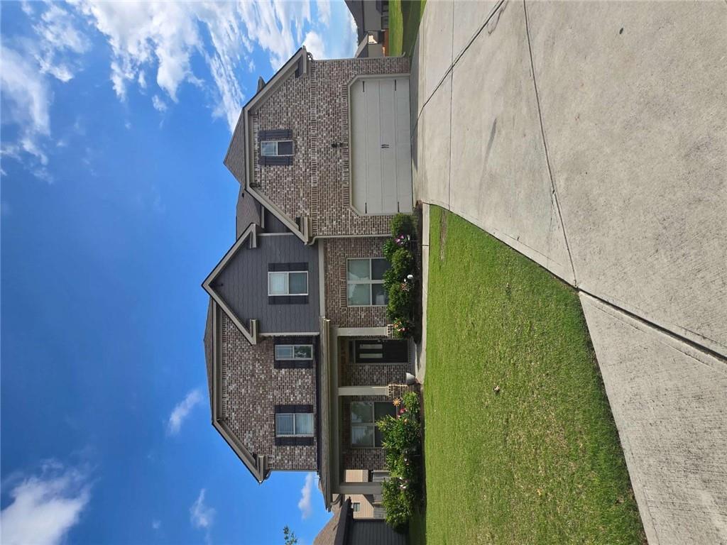 1013 Autumn Dr., Loganville, GA 30052
