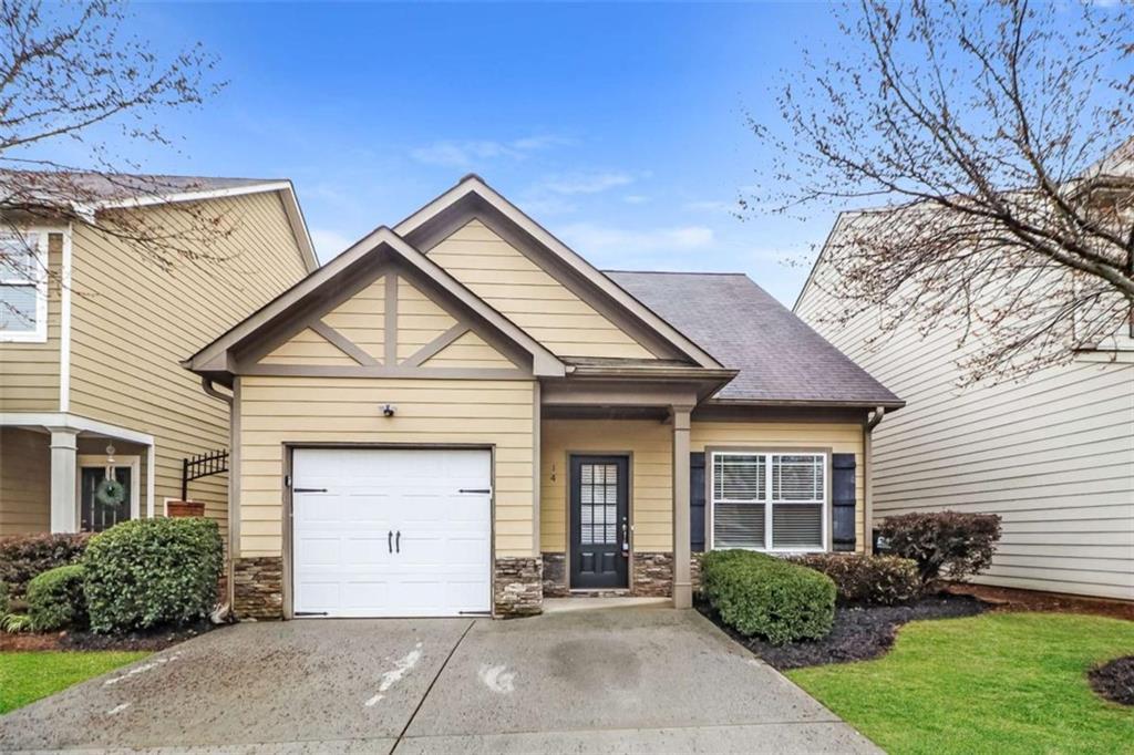 14 Greenfield Dr., Dawsonville, GA 30534