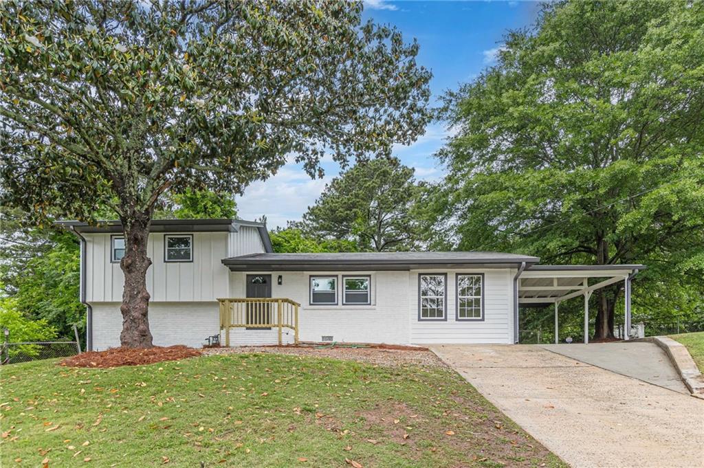 8285 Hemlock Dr., Jonesboro, GA 30238