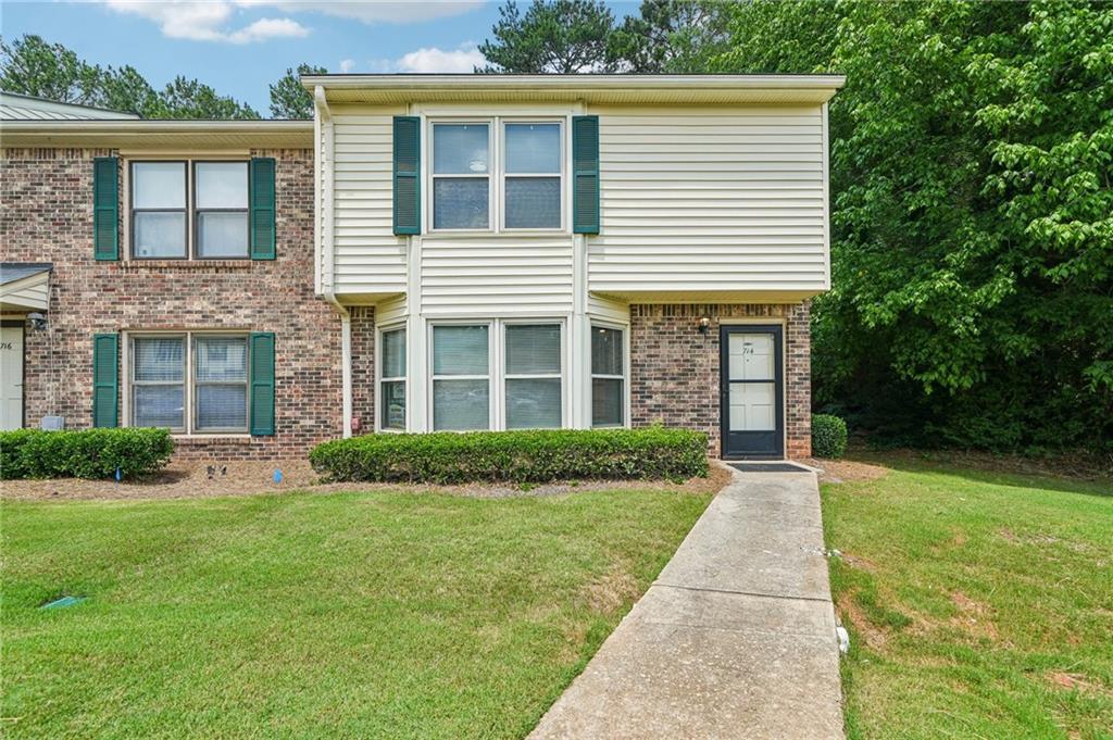 714 Longleaf Dr., Lawrenceville, GA 30046