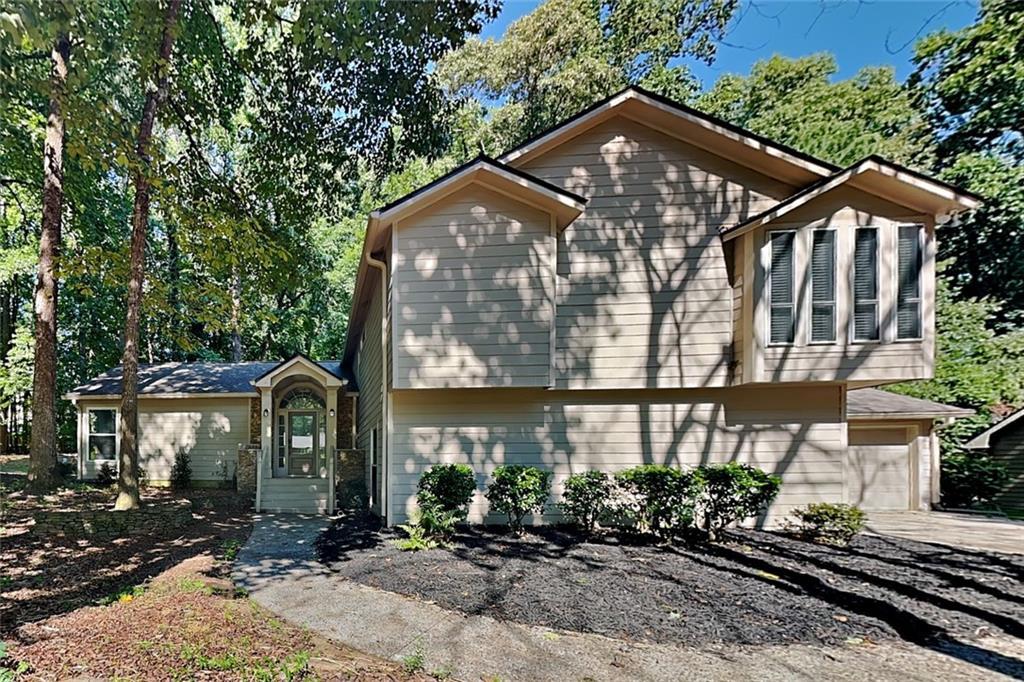 2293 Chimney Springs Dr., Marietta, GA 30062