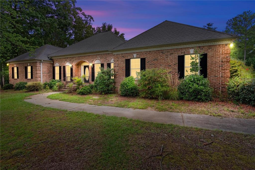 9790 Court Lynn Ln., Winston, GA 30187