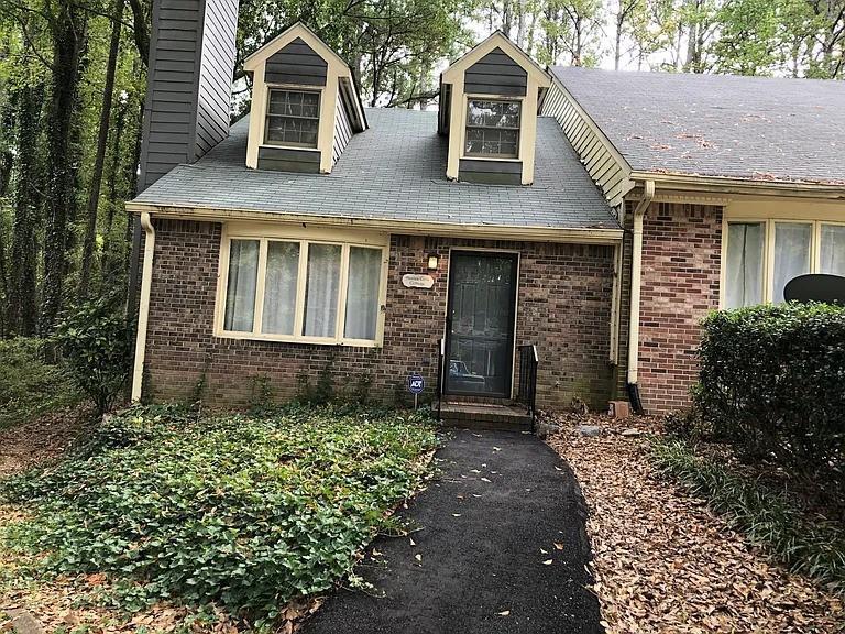 7090 Williamsburg Dr., Riverdale, GA 30274