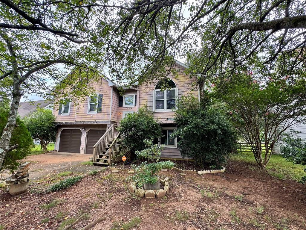 108 Thornwood Dr., Cartersville, GA 30121