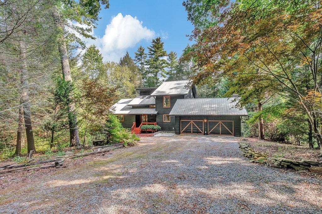450 Flat Creek Cir., Blue Ridge, GA 30513