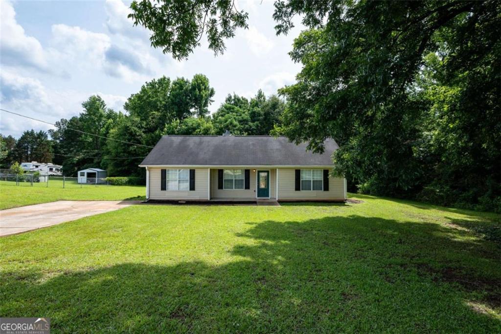 372 Mccart Rd., Mcdonough, GA 30252
