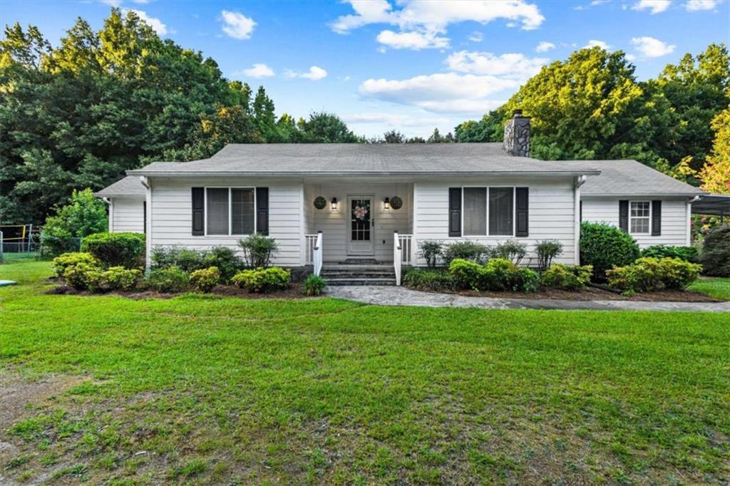 842 Twin Oaks Dr., Monroe, GA 30655