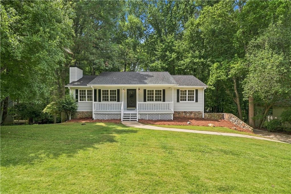 1208 Acorn Ln., Woodstock, GA 30189