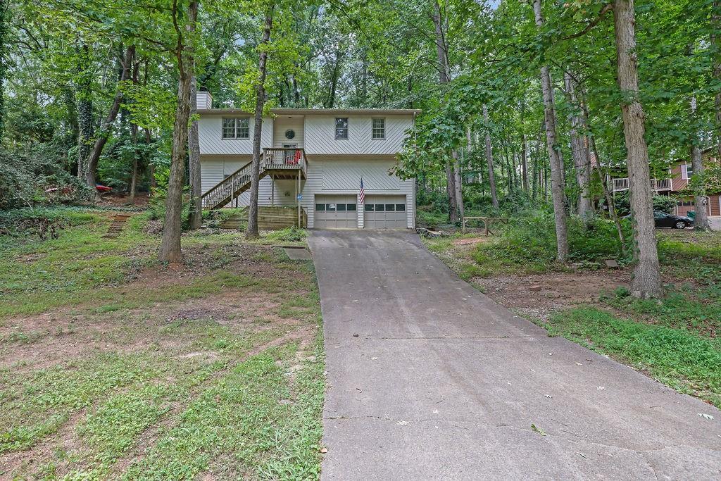 131 Little Brook Dr., Woodstock, GA 30188