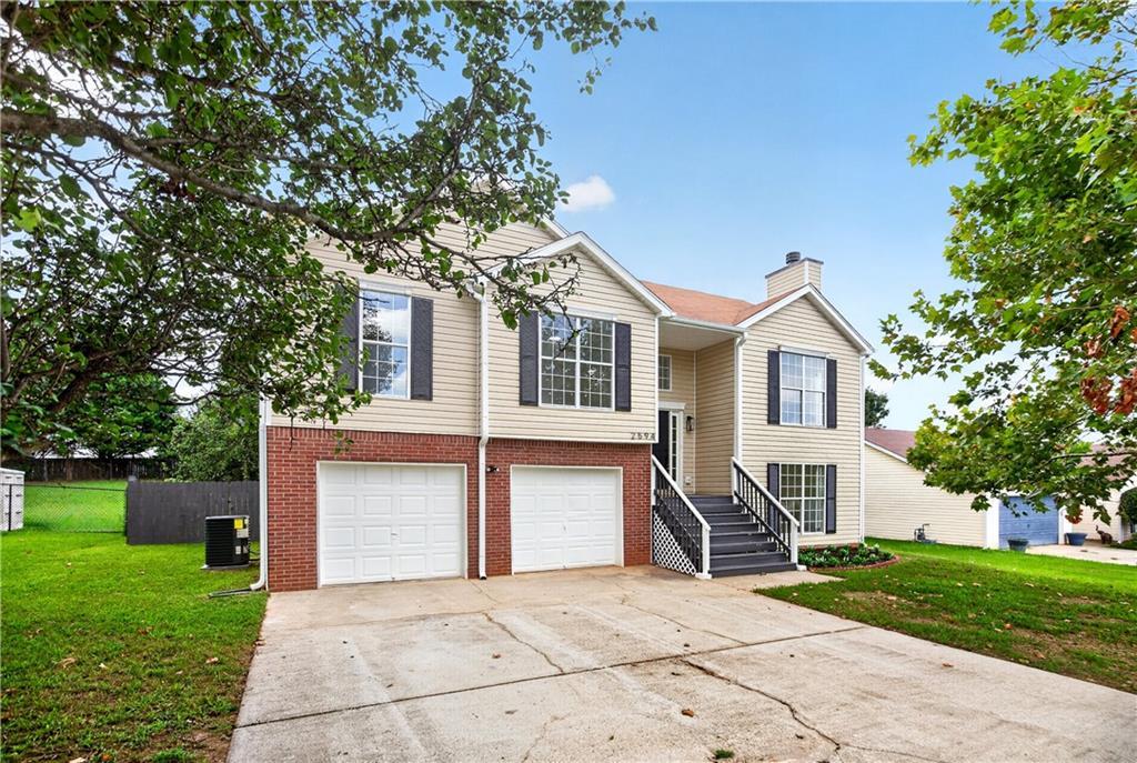 2594 Deann Dr., Ellenwood, GA 30294
