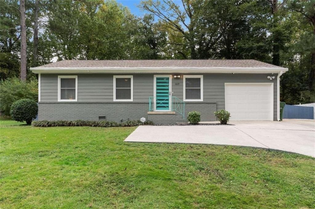1609 Bridgeport Dr., Atlanta, GA 30318