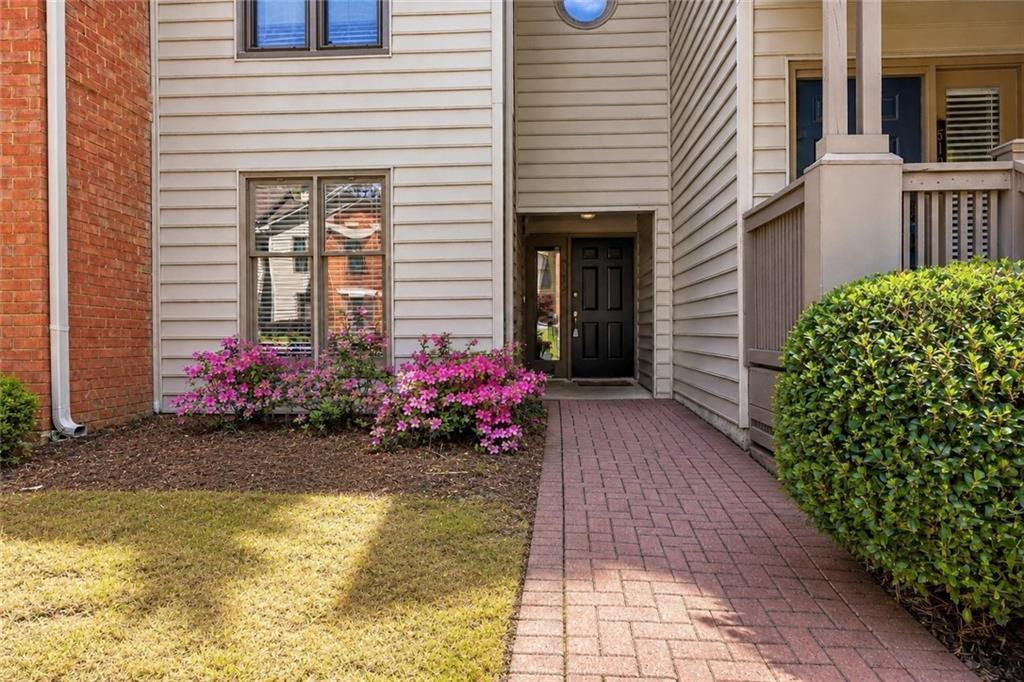 507 Garden Ct., Atlanta, GA 30328