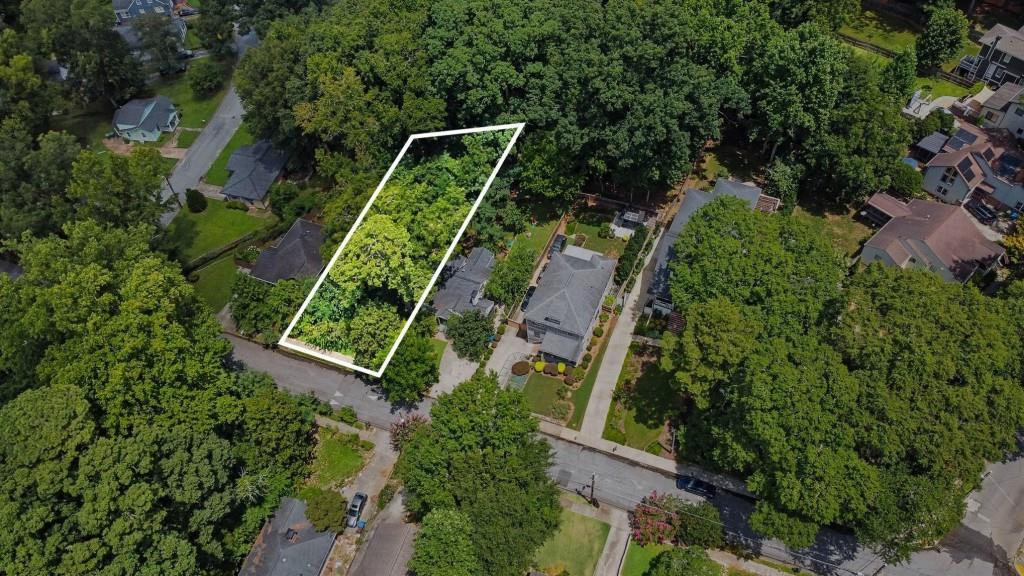 2242 Ridgedale Rd., Atlanta, GA 30317
