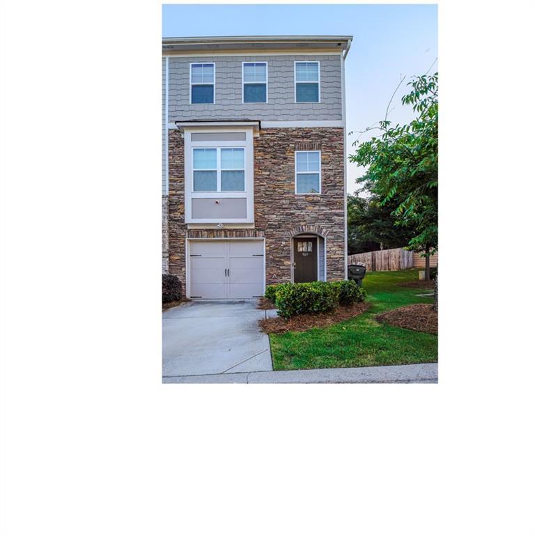 969 Society Cir., Atlanta, GA 30331