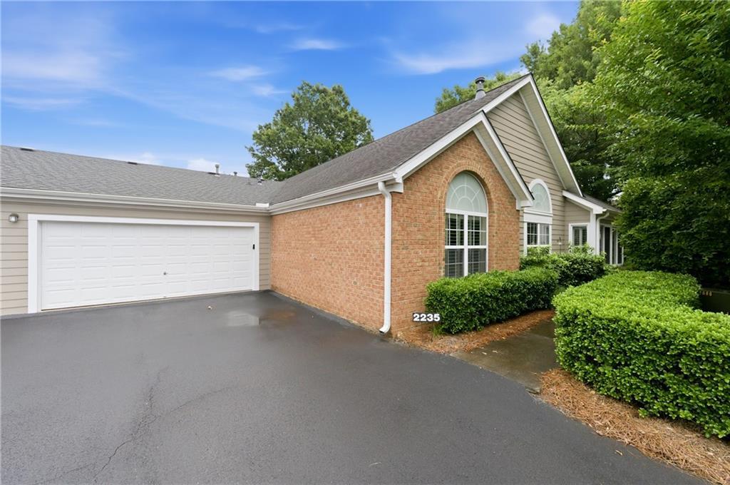 2235 Orchard Pl., Roswell, GA 30076