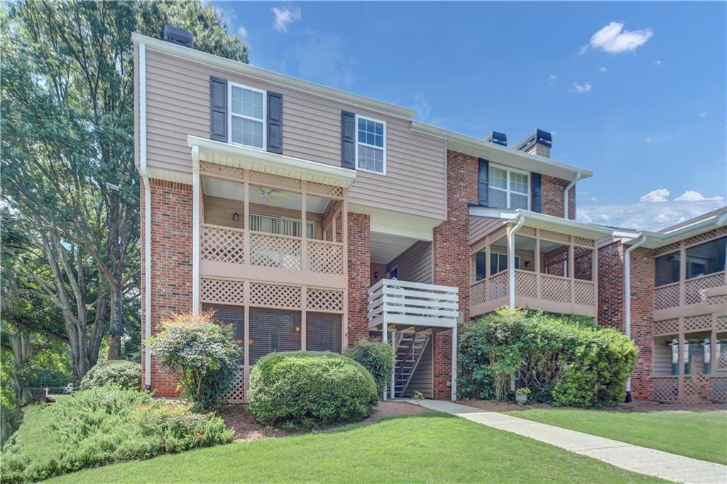 330 Quail Run, Roswell, GA 30076