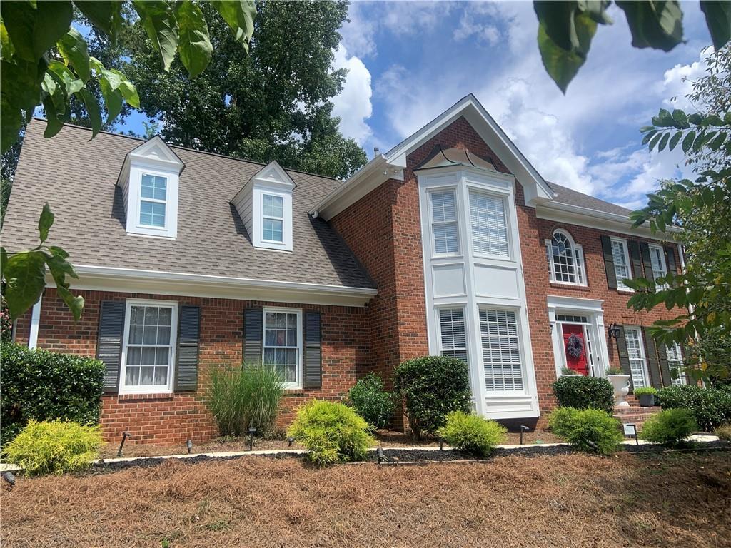 8850 Willowbrae Ln., Roswell, GA 30076