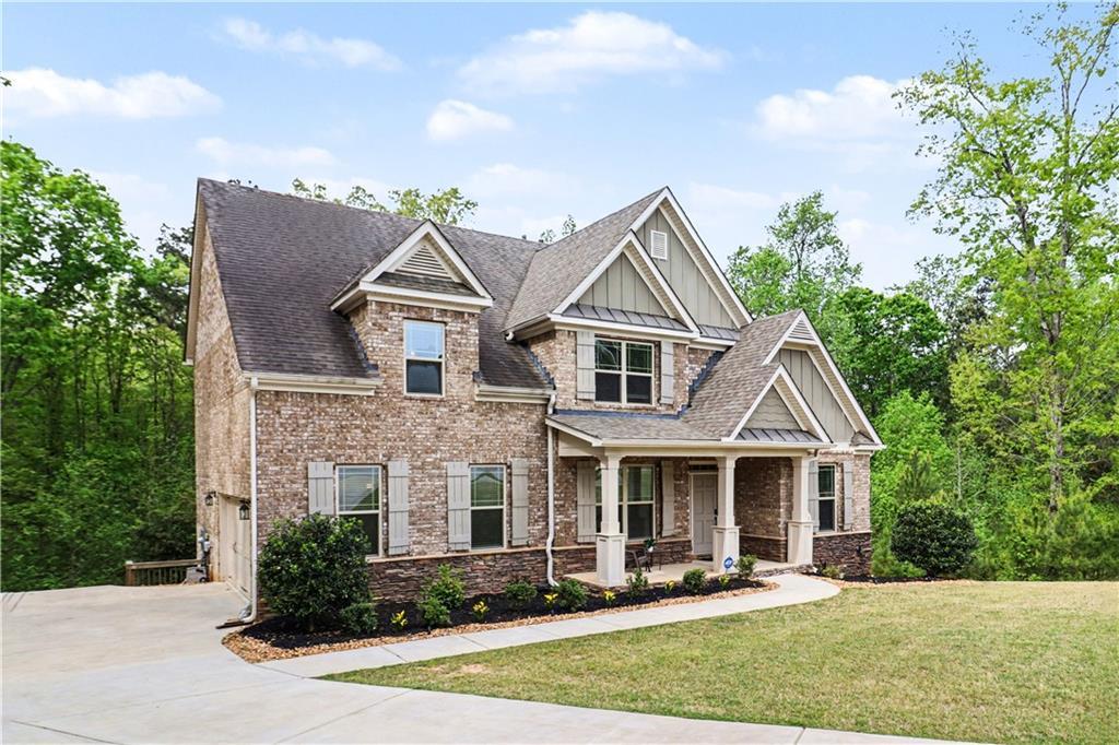 5513 Oconee Dr., Douglasville, GA 30135