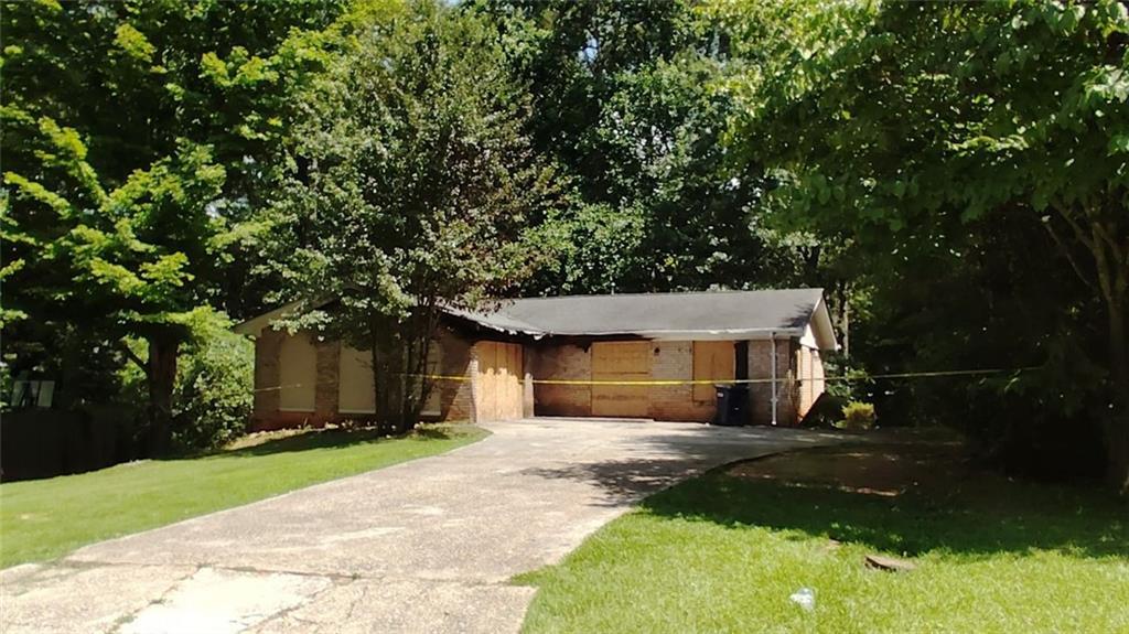 4117 Forest Ct., Douglasville, GA 30135