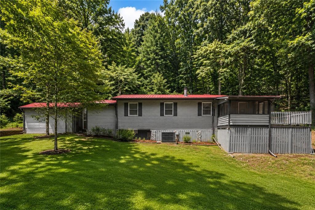 2261 Paradise Valley Rd., Cleveland, GA 30528