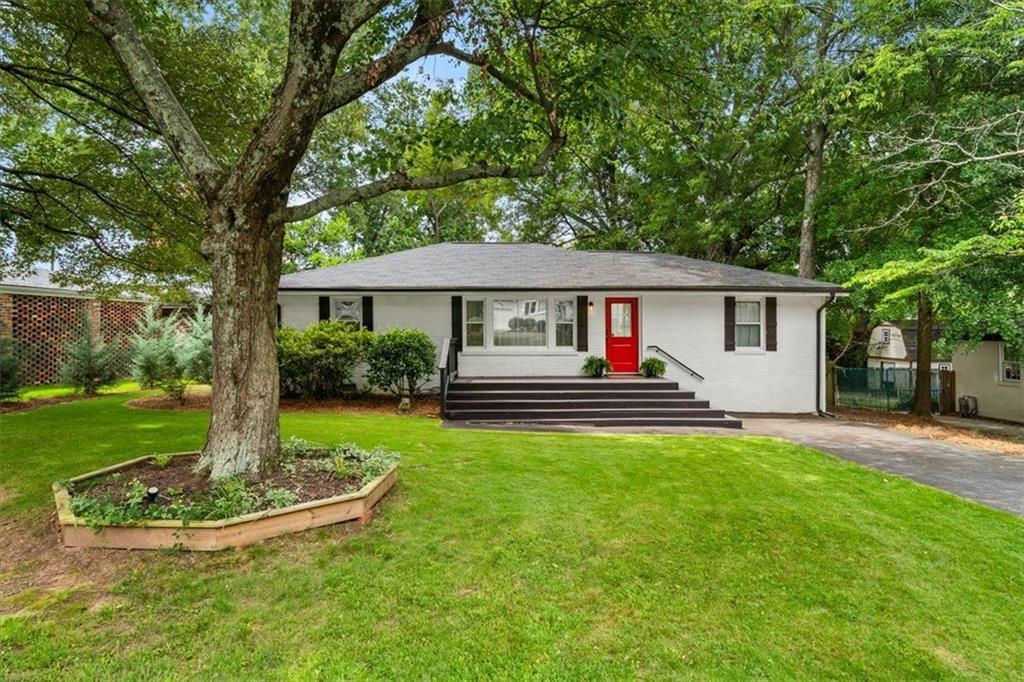 1546 Cloverdale Dr., Marietta, GA 30067