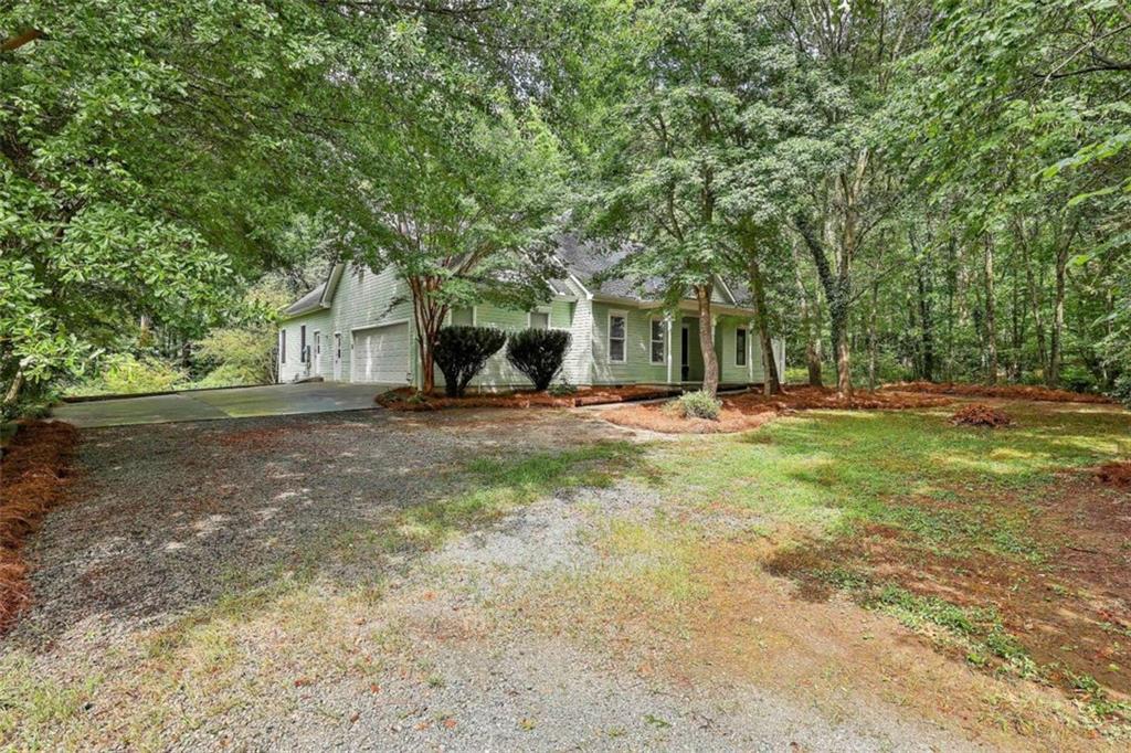 615 New Hope Rd., Fayetteville, GA 30214