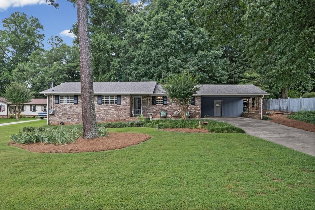 1050 Castlewood Dr., Woodstock, GA 30189