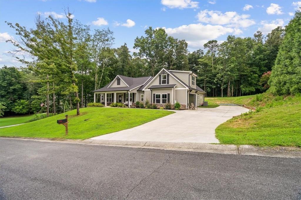 499 Oakland Dr., Calhoun, GA 30701
