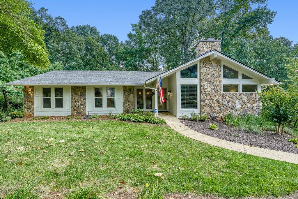 1390 Ridgefield Dr., Roswell, GA 30075