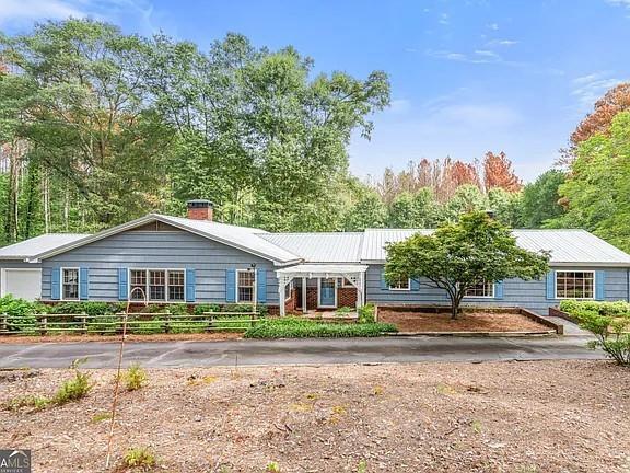 264 Euharlee Rd., Euharlee, GA 30120