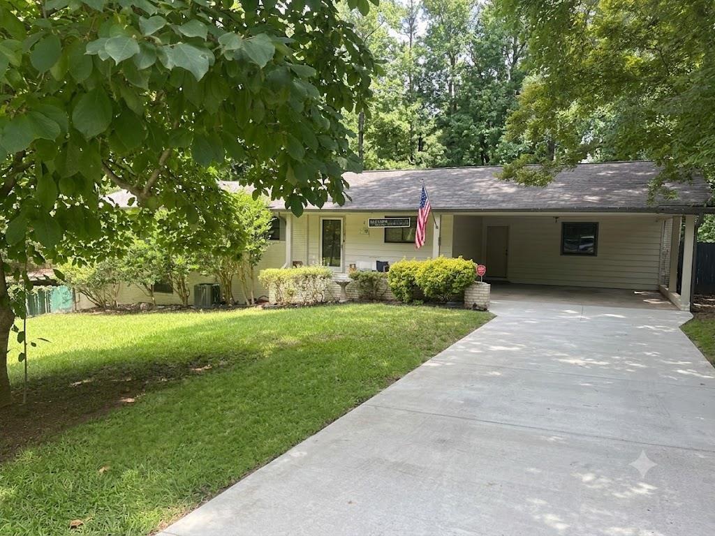 2665 Colonial Dr., College Park, GA 30337