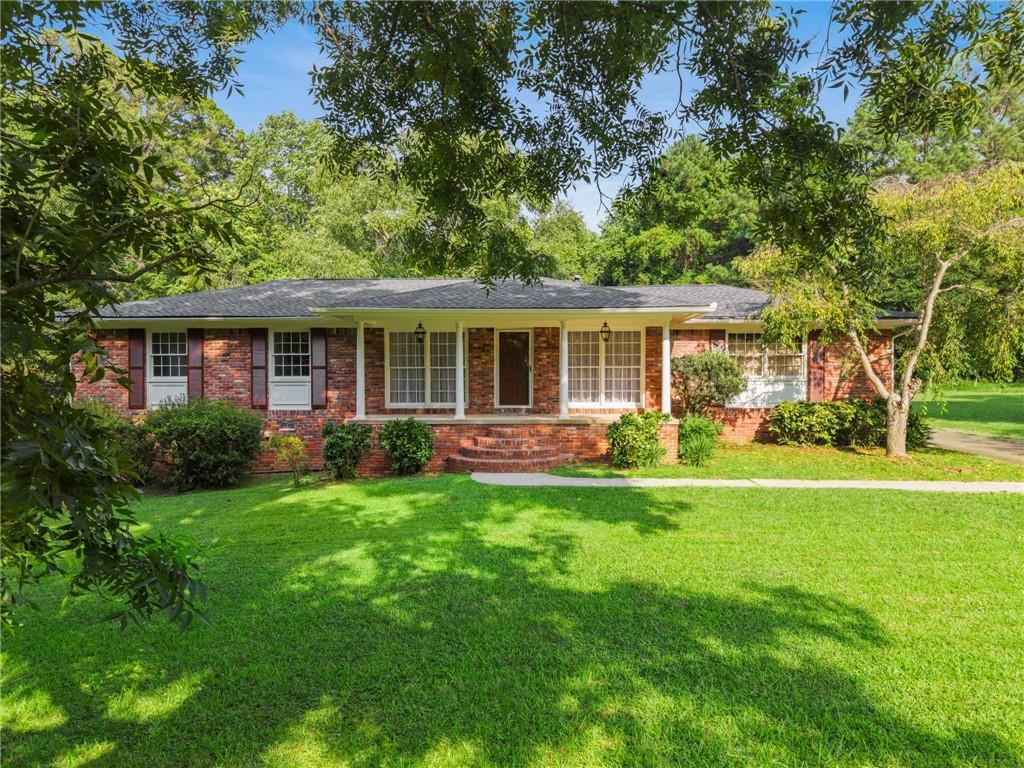 4306 Bouldercrest Rd., Ellenwood, GA 30294