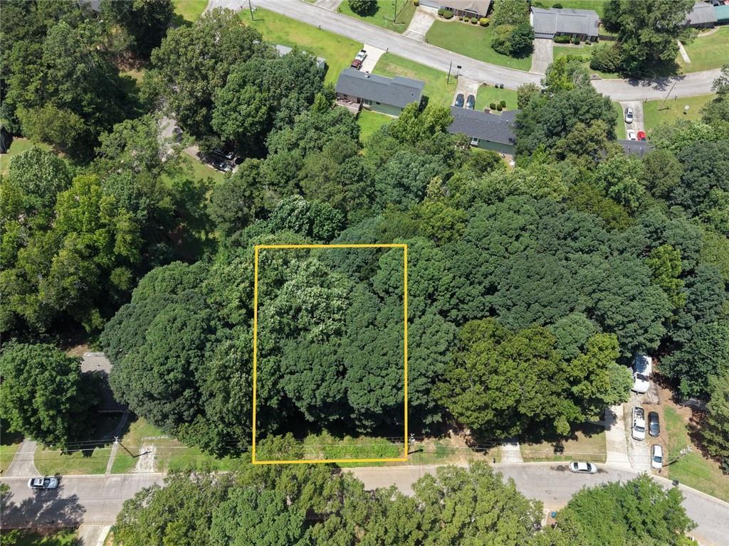 656 Lakeridge Dr., Conyers, GA 30094