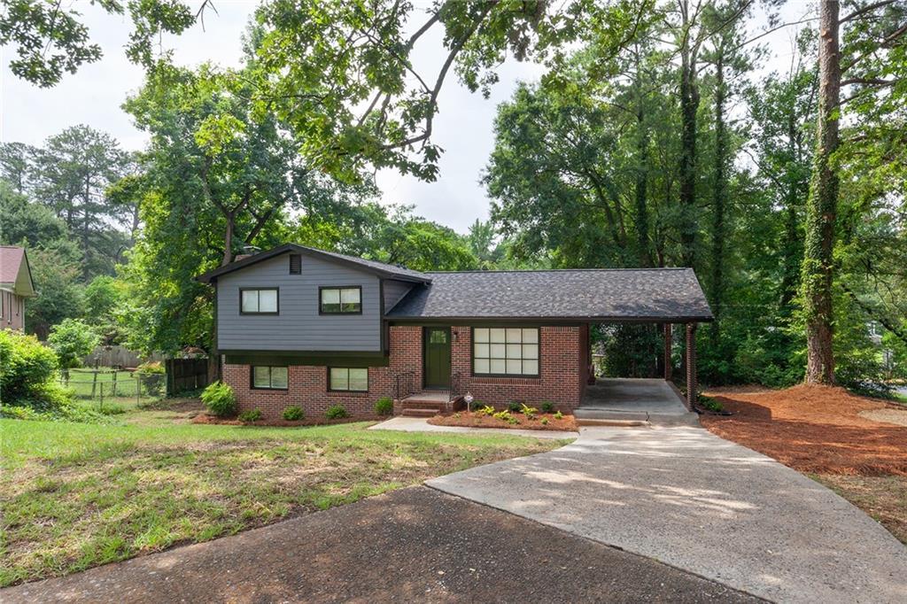 3230 Vanderbilt Ln., Atlanta, GA 30318